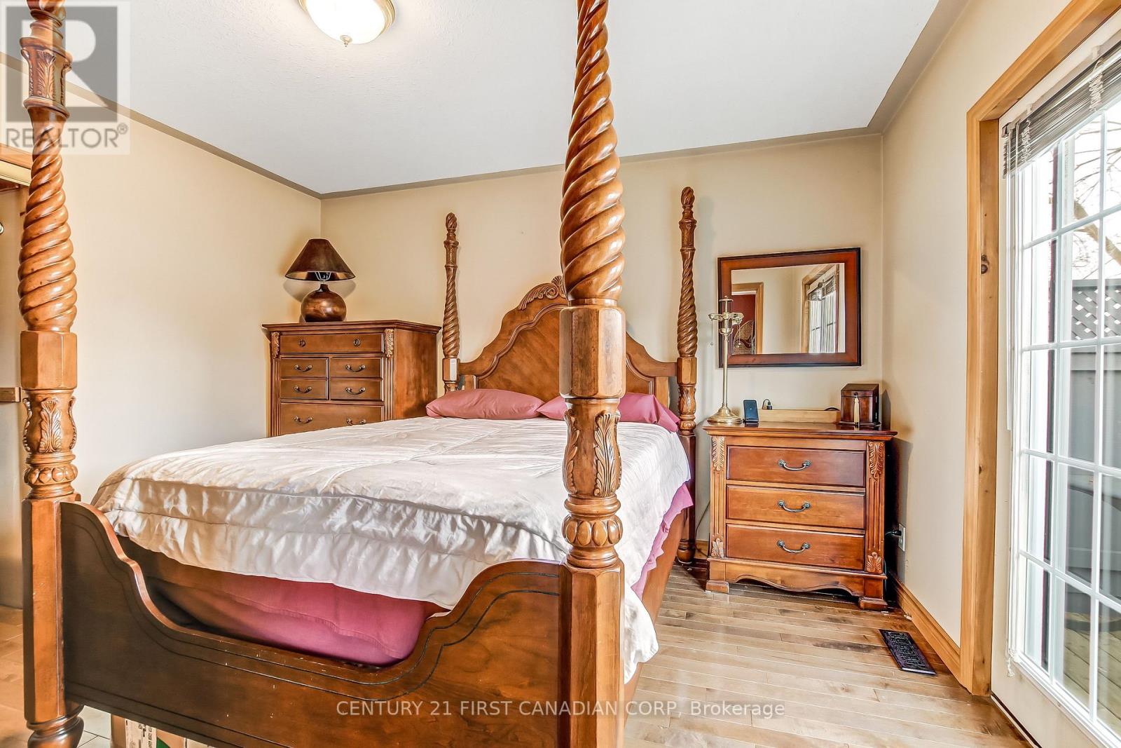114 CONNAUGHT AVENUE - 11