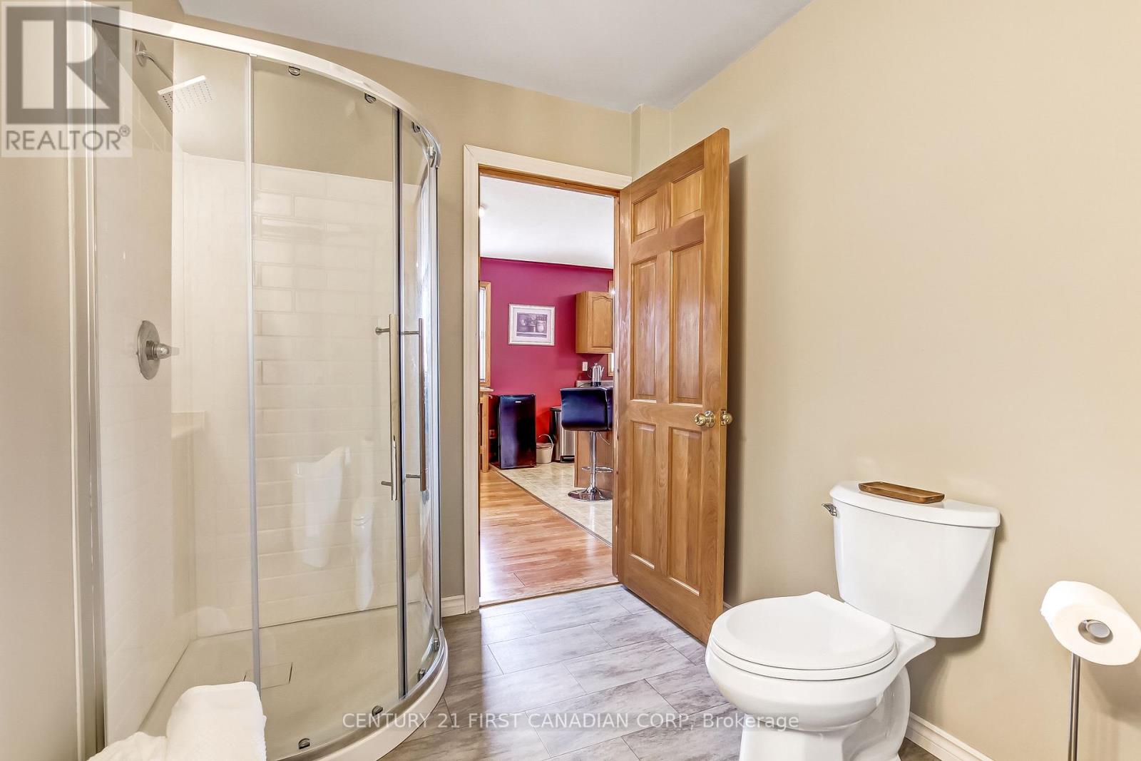 114 CONNAUGHT AVENUE - 14