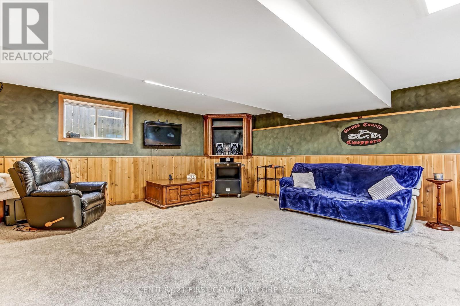 114 CONNAUGHT AVENUE - 17
