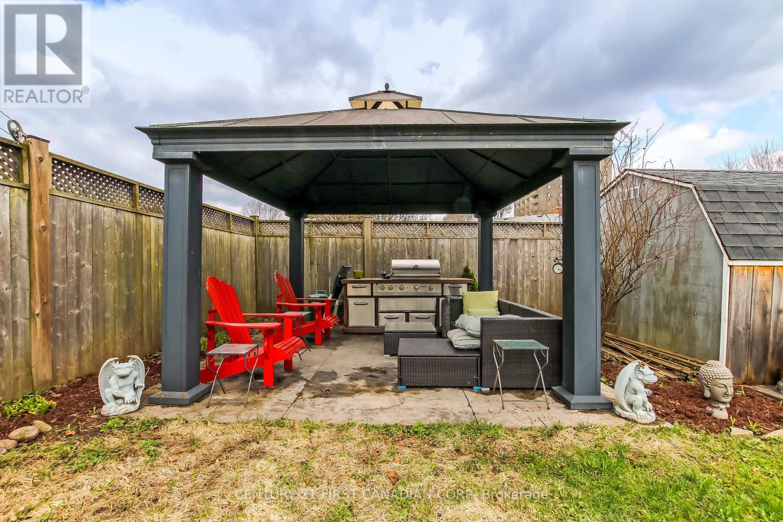 114 CONNAUGHT AVENUE - 23
