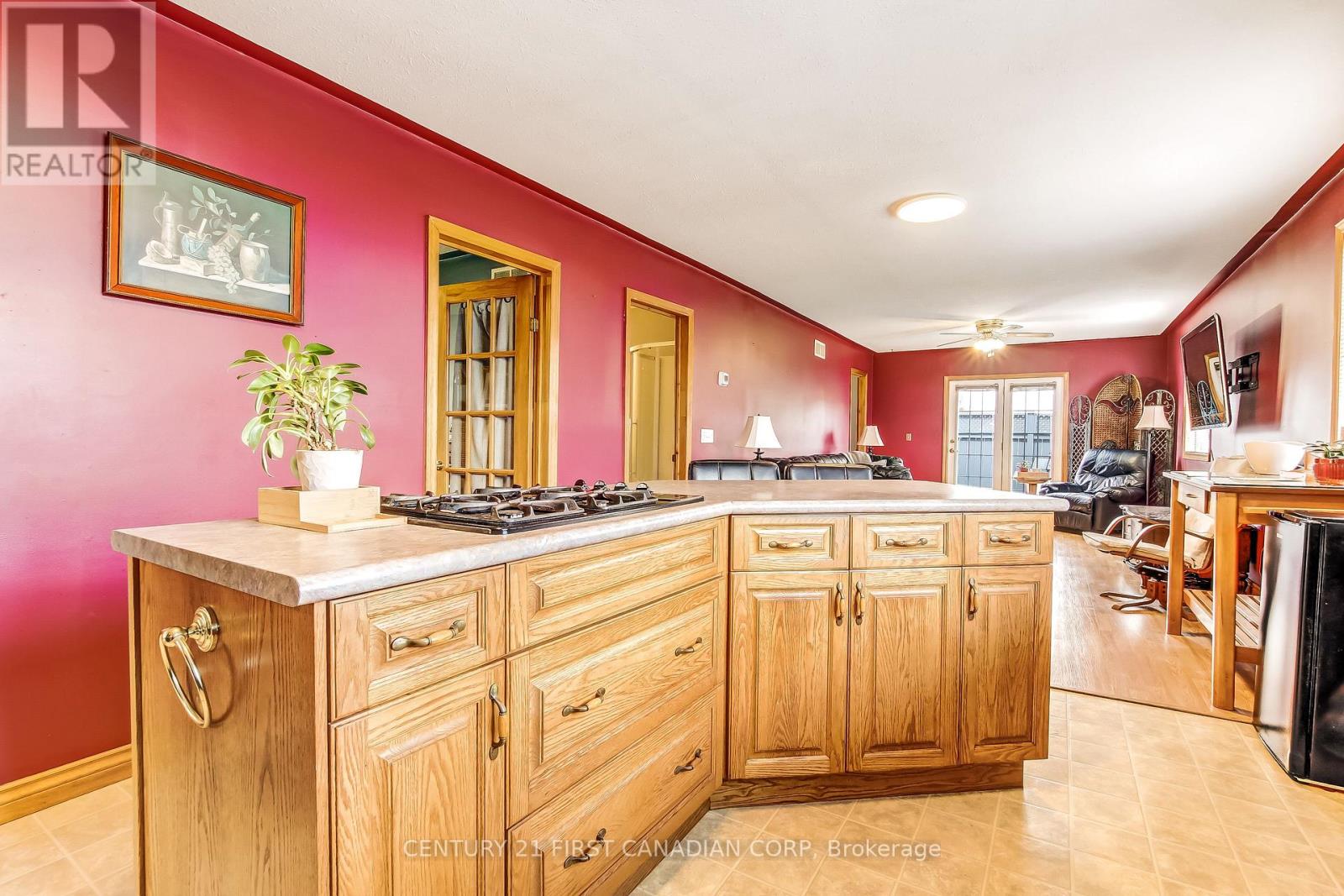 114 CONNAUGHT AVENUE - 6