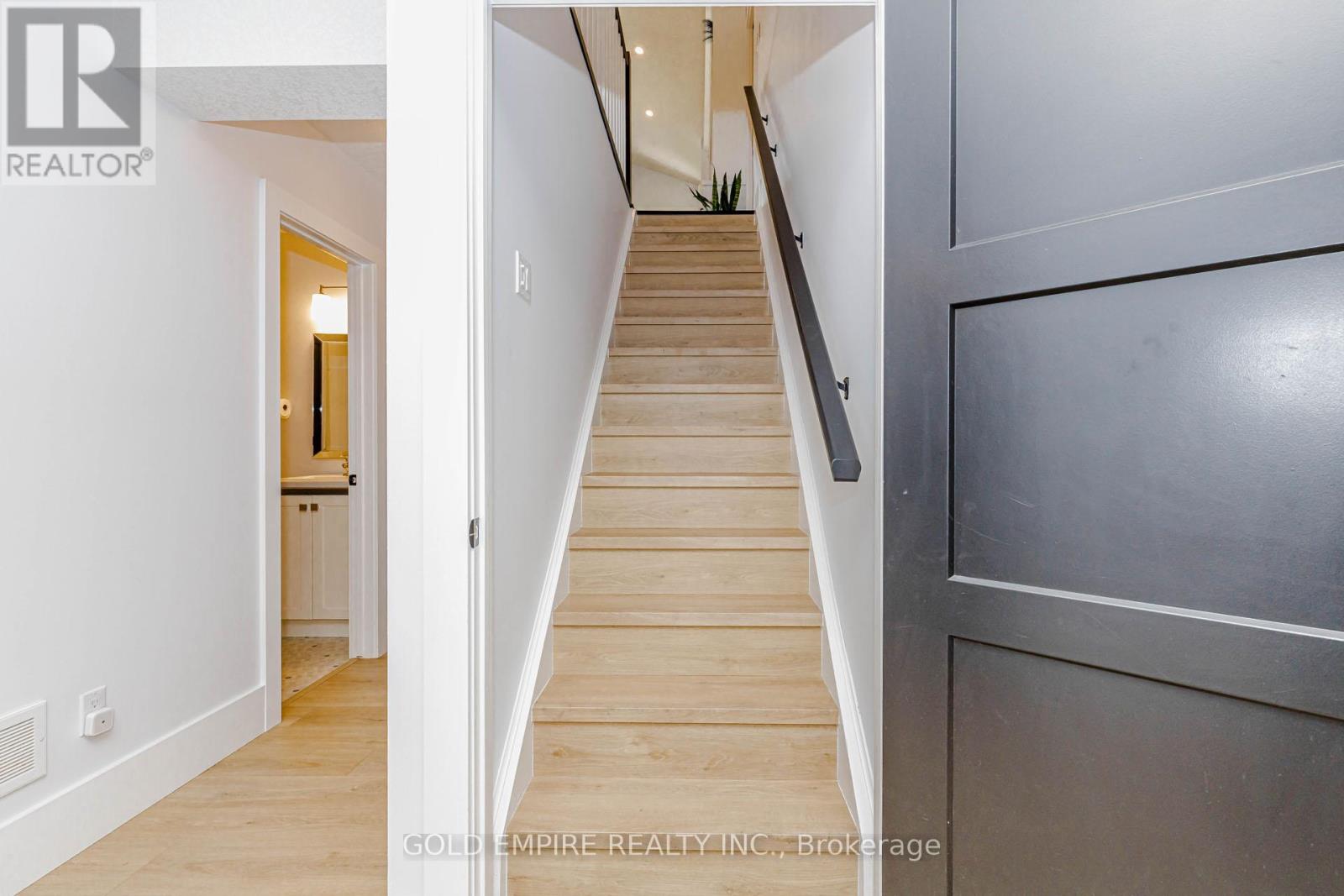 15 MUIRFIELD DRIVE — photo 33