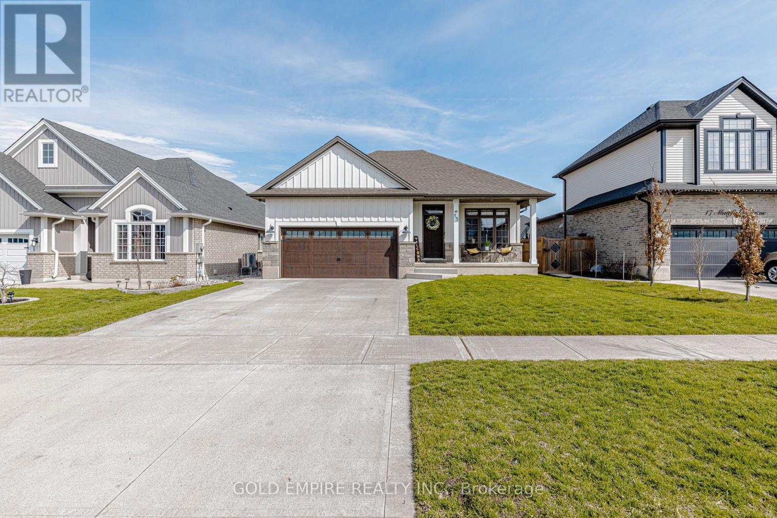 15 MUIRFIELD DRIVE — photo 4