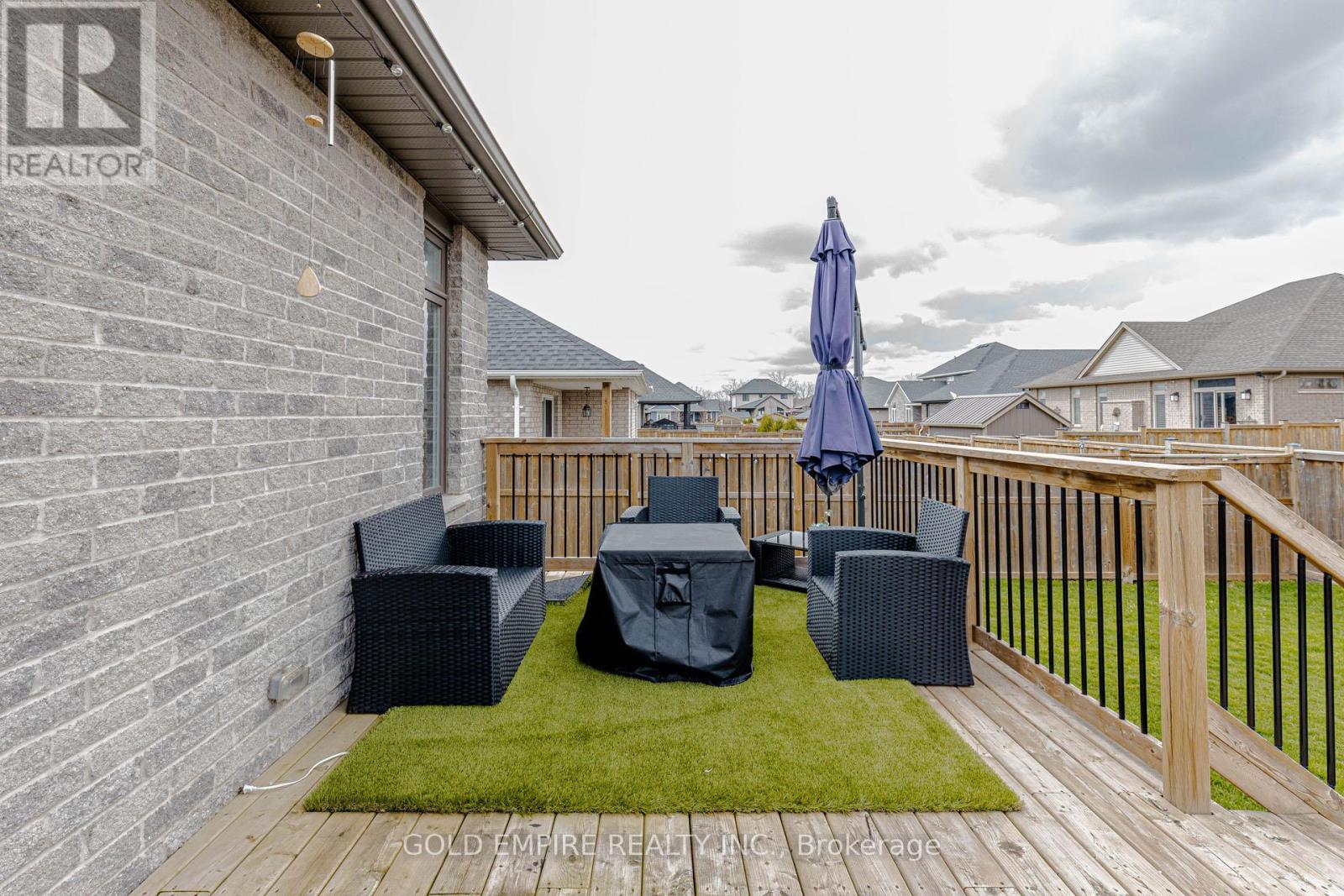 15 MUIRFIELD DRIVE — photo 46