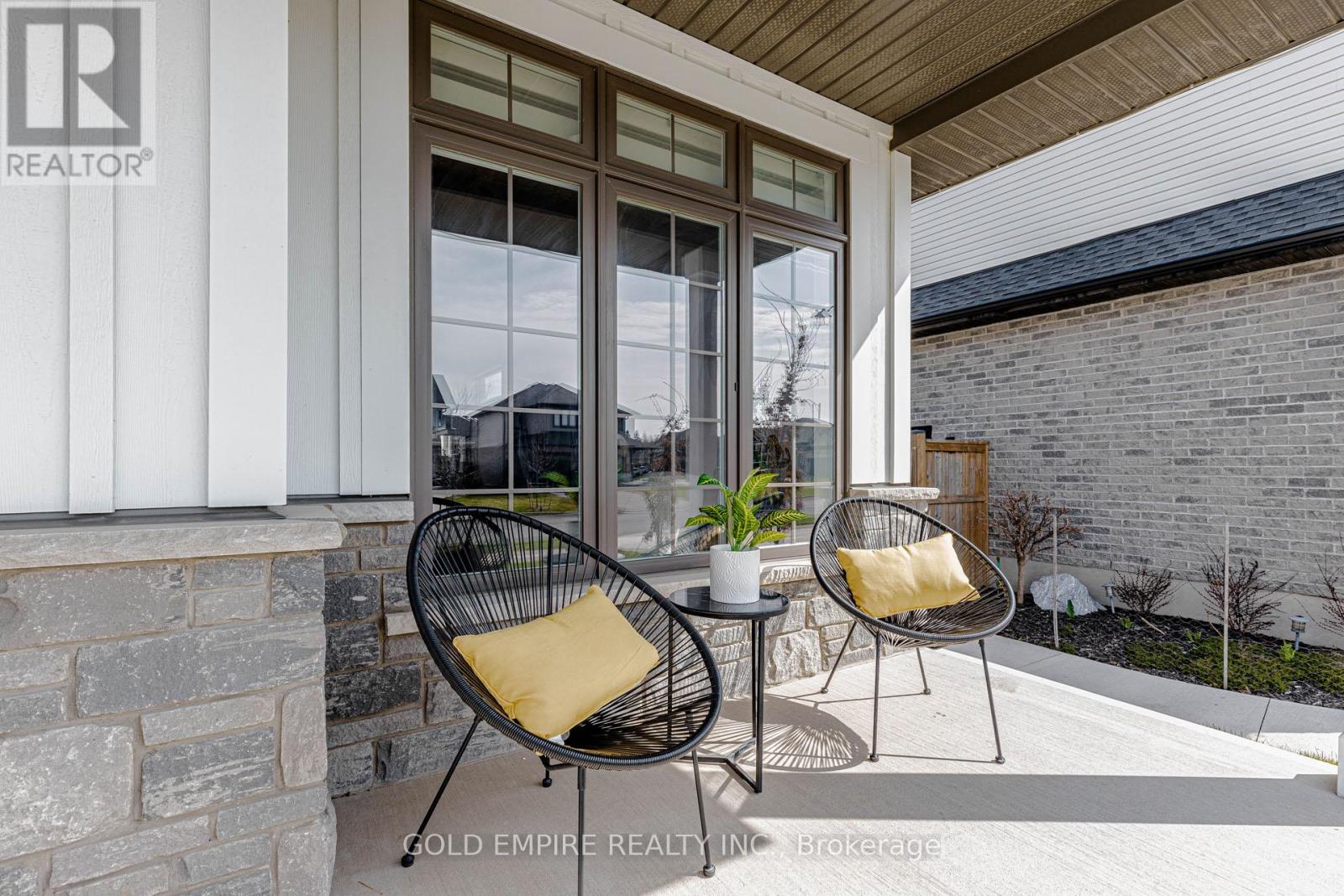 15 MUIRFIELD DRIVE — photo 8