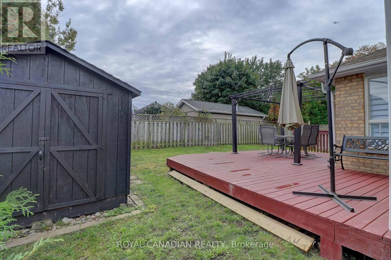 40 DONCASTER CRESCENT - 42
