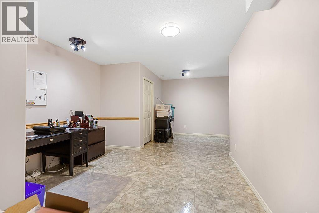 6907 ST. ANTHONY CRESCENT - 19