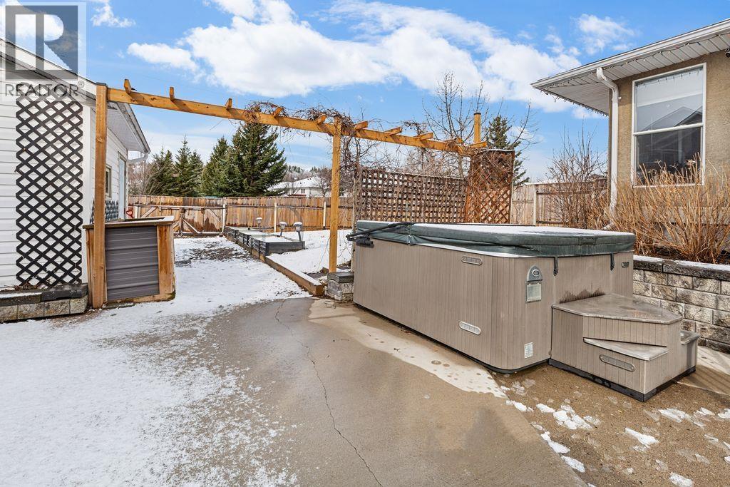 6907 ST. ANTHONY CRESCENT - 27