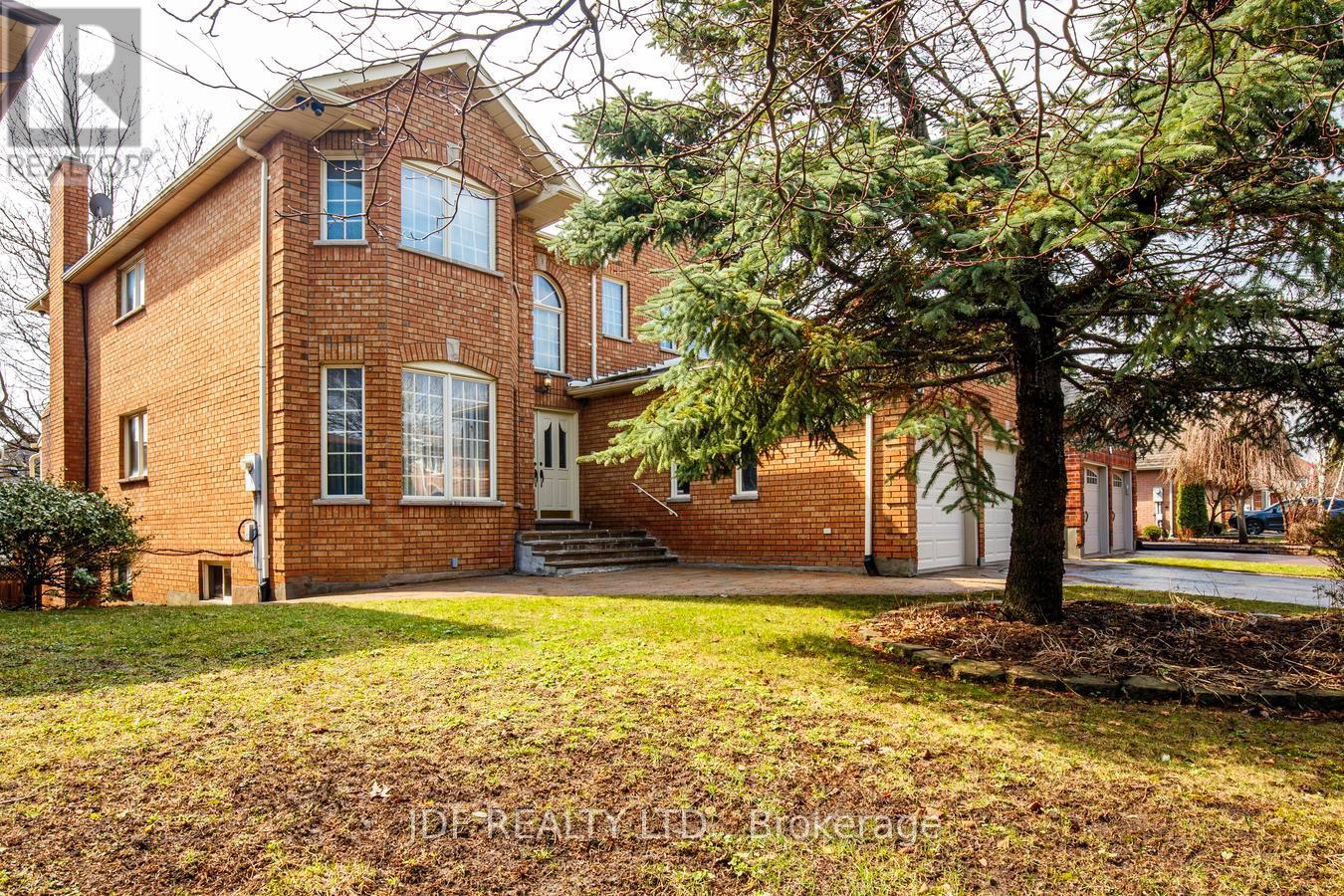 24 WHALEN COURT - 3