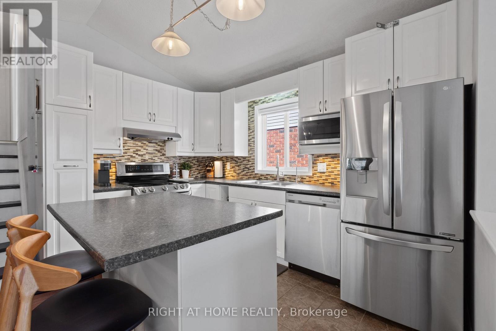 15 SETTLERS ROAD - 8