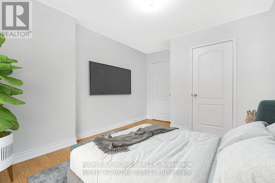 3 SILVERBELL COURT - 32