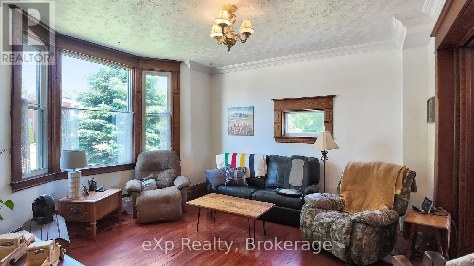 21 WILLIAM STREET N - 16