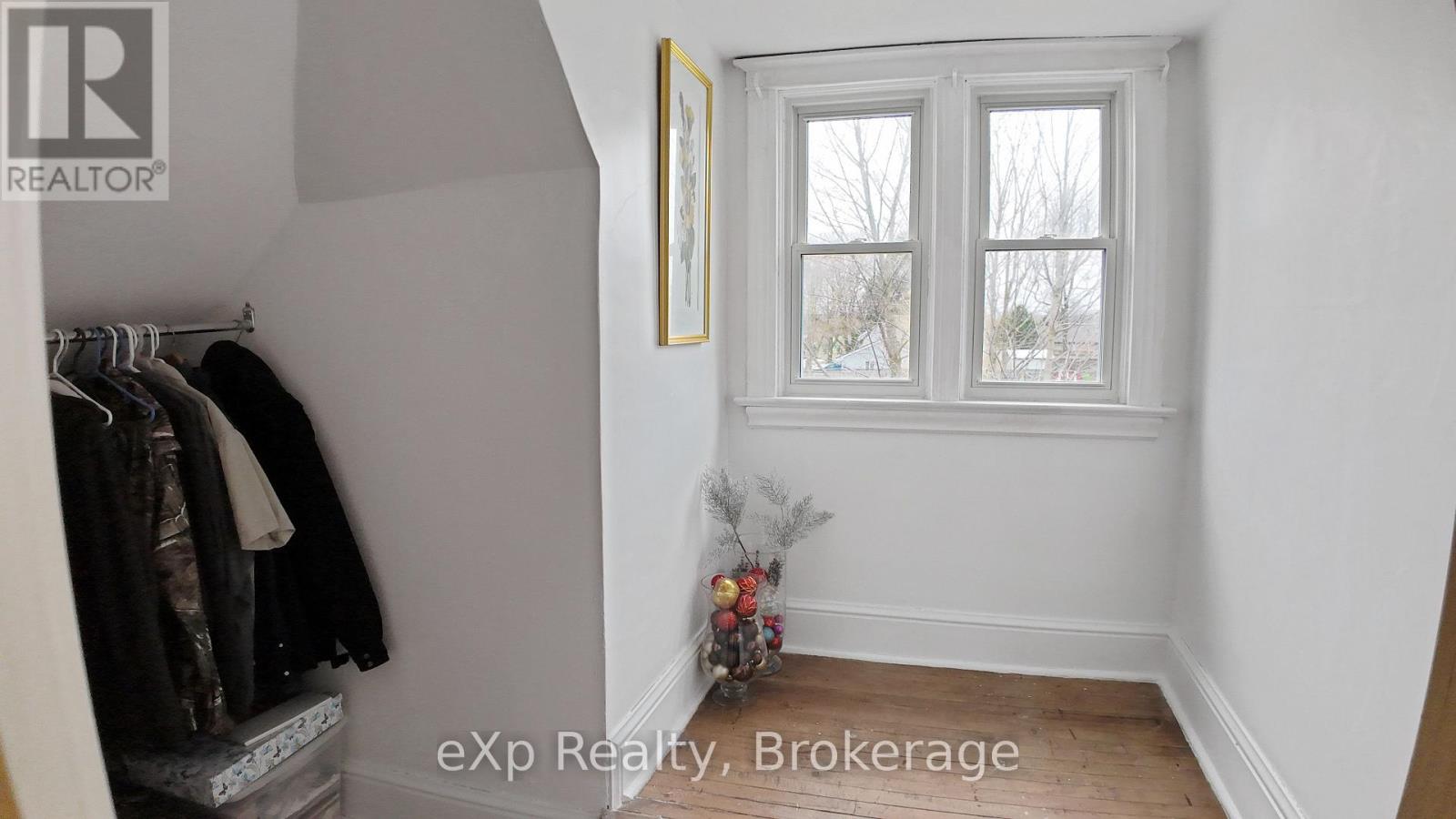 21 WILLIAM STREET N - 29