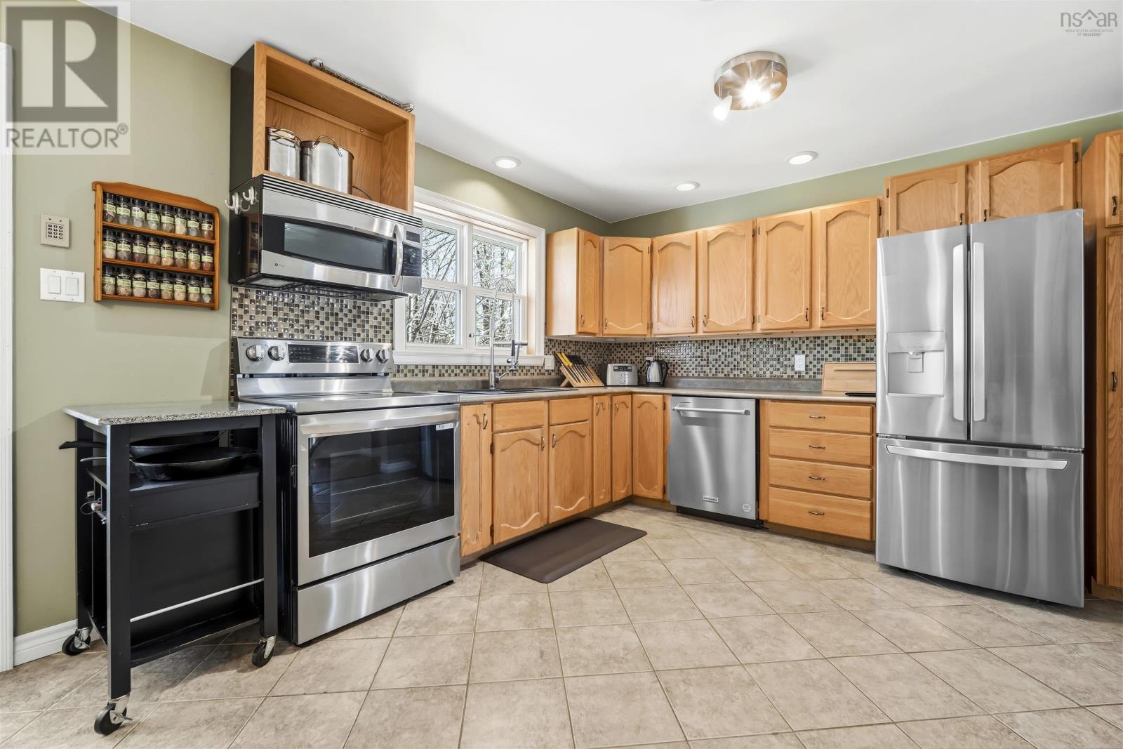 100 TAMARACK DRIVE - 13