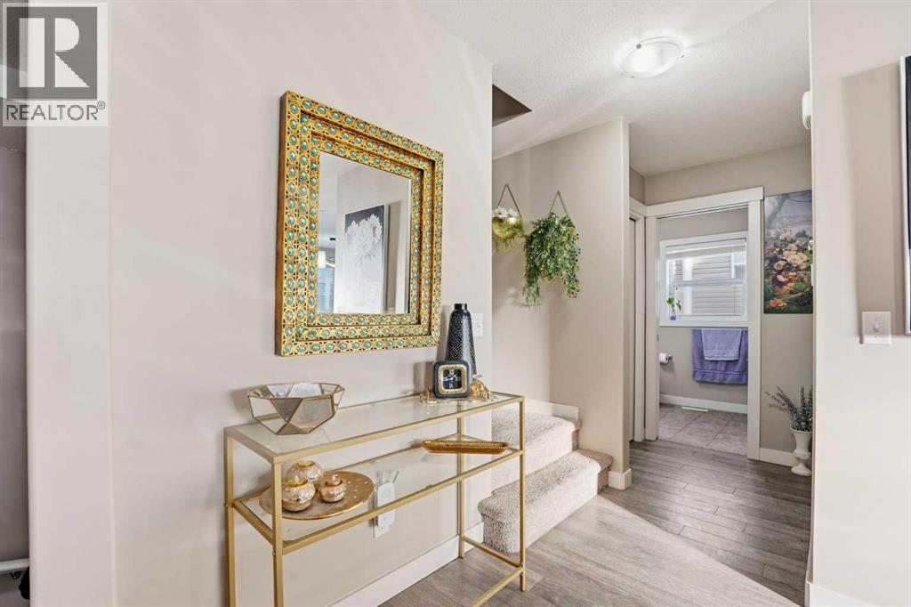 427 REDSTONE VIEW NE - 3