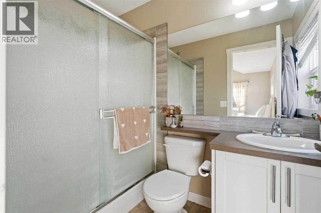 427 REDSTONE VIEW NE - 23