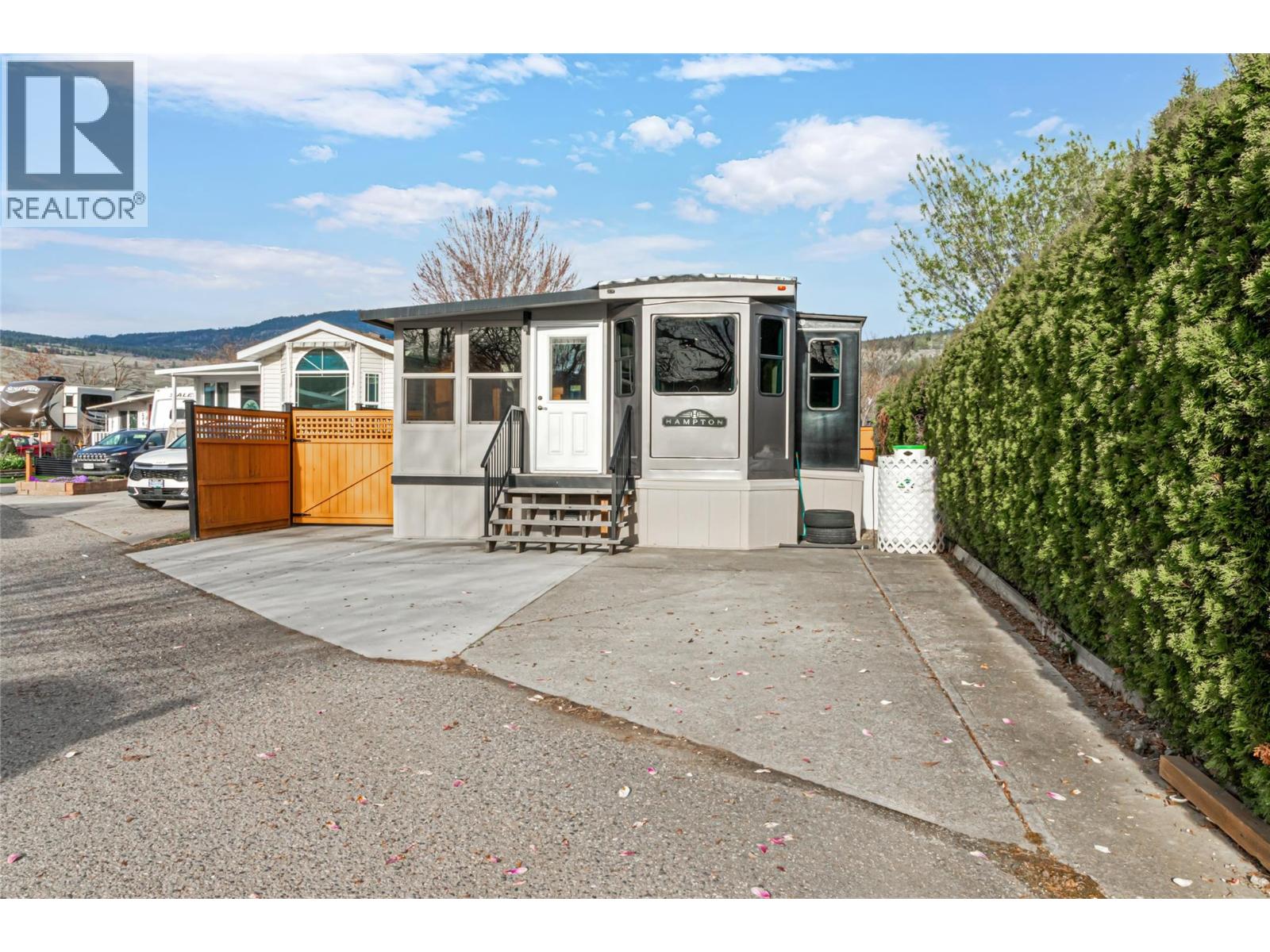 247 415 Commonwealth Road, Kelowna
