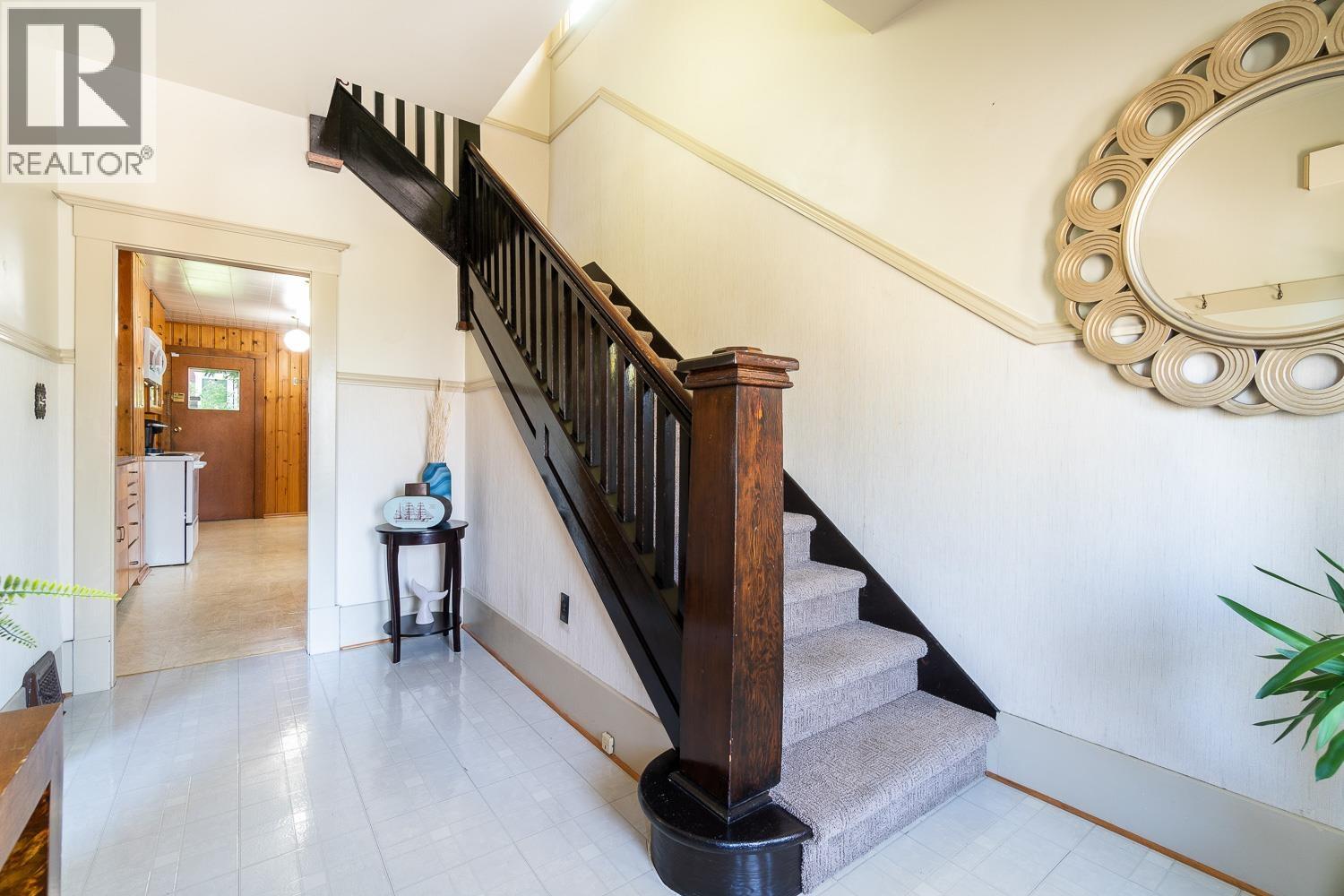 498 E 5TH AVENUE, Vancouver