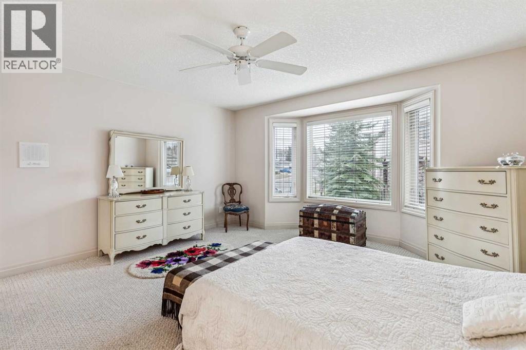 Single Family House 4 Level for Sale in   Signature Way SW Signal Hill Calgary 