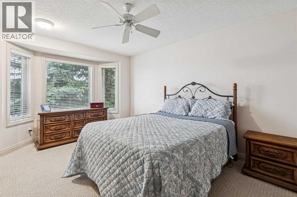 Single Family House 4 Level for Sale in   Signature Way SW Signal Hill Calgary 