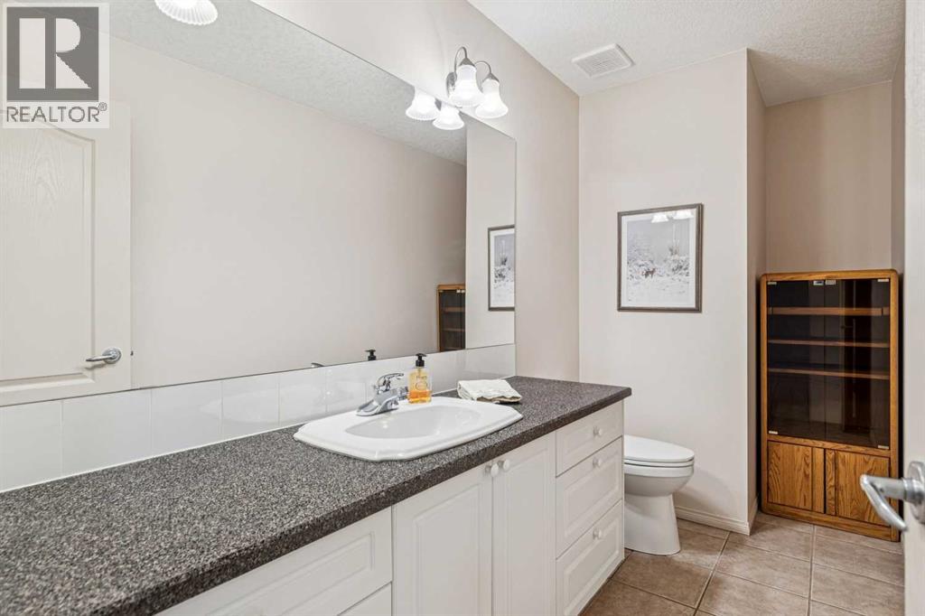 Single Family House 4 Level for Sale in   Signature Way SW Signal Hill Calgary 