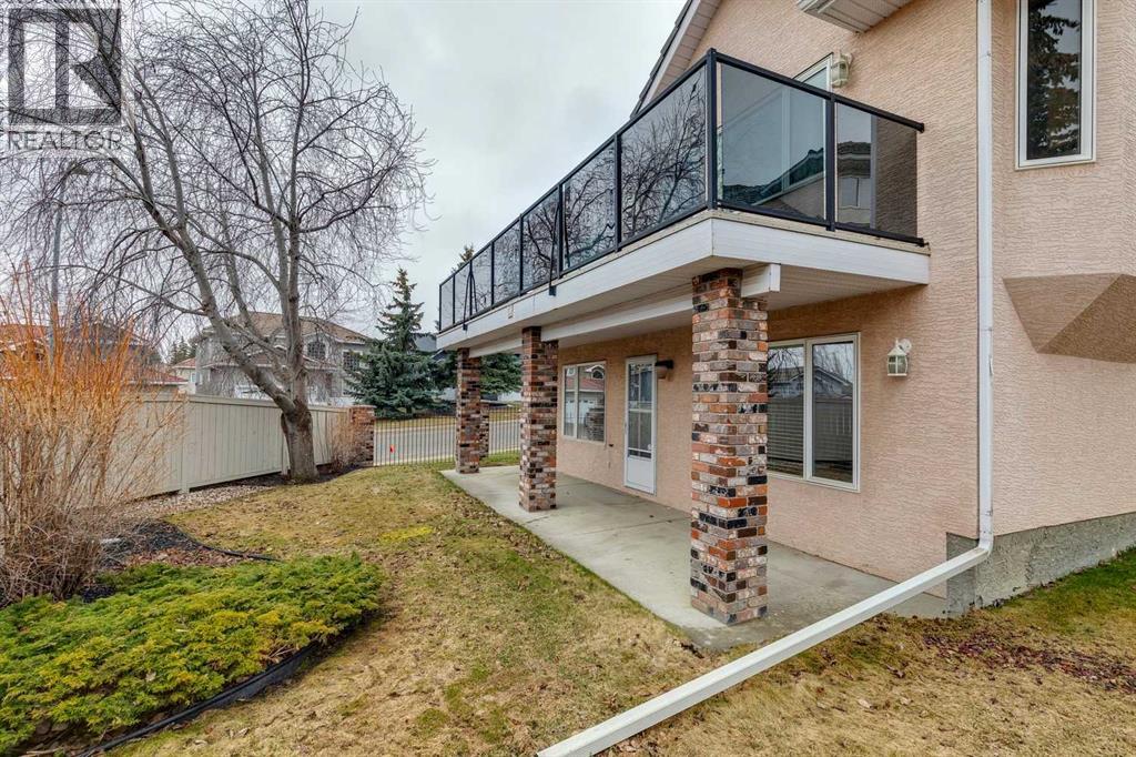 Single Family House 4 Level for Sale in   Signature Way SW Signal Hill Calgary 