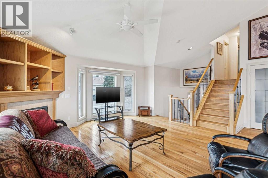 Single Family House 4 Level for Sale in   Signature Way SW Signal Hill Calgary 