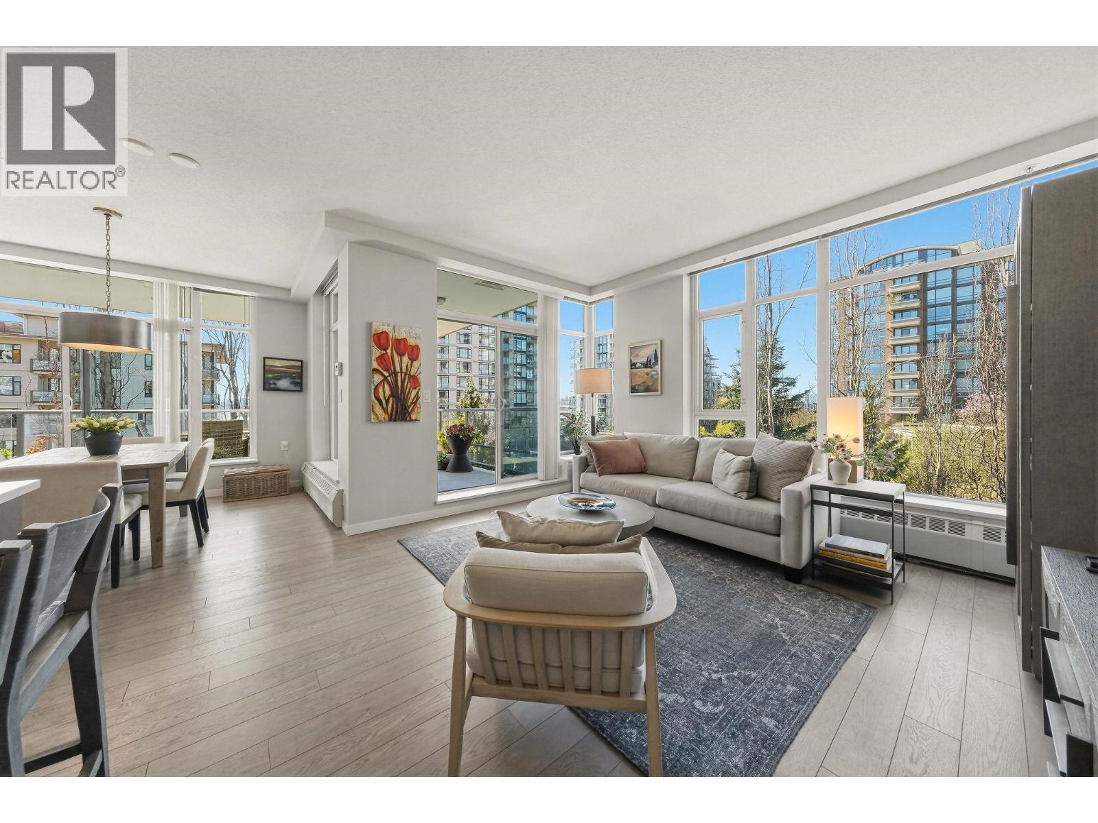 208 135 W 2ND STREET, North Vancouver