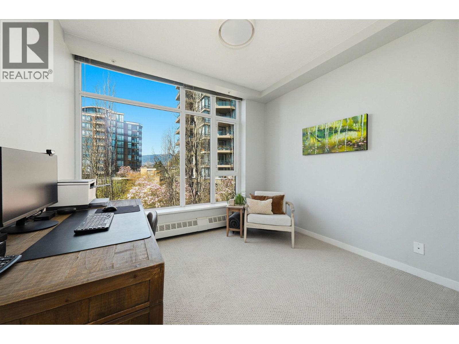 208 135 W 2ND STREET, North Vancouver