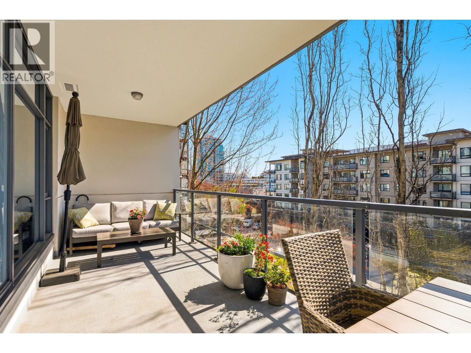 208 135 W 2ND STREET, North Vancouver