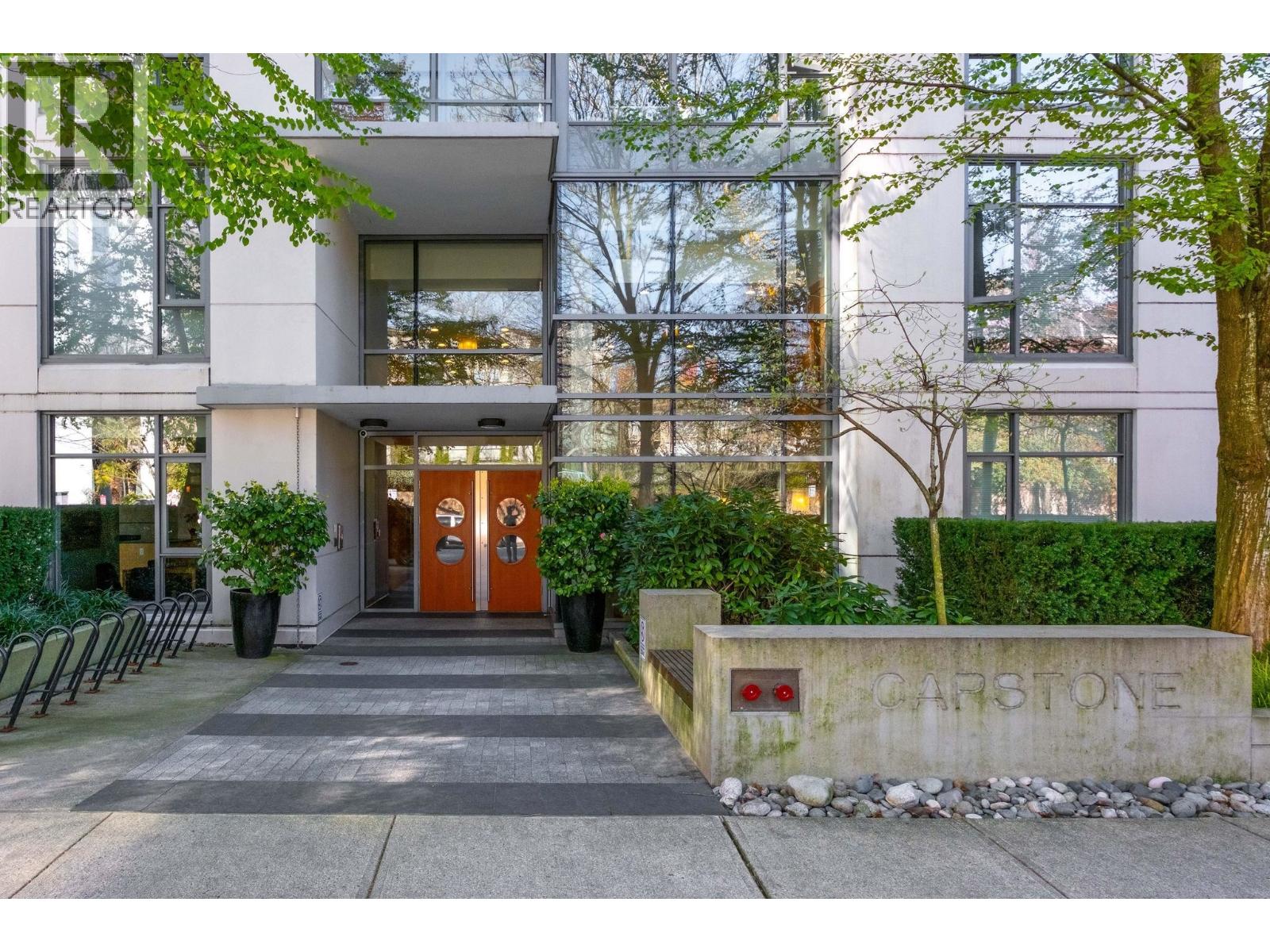 208 135 W 2ND STREET, North Vancouver