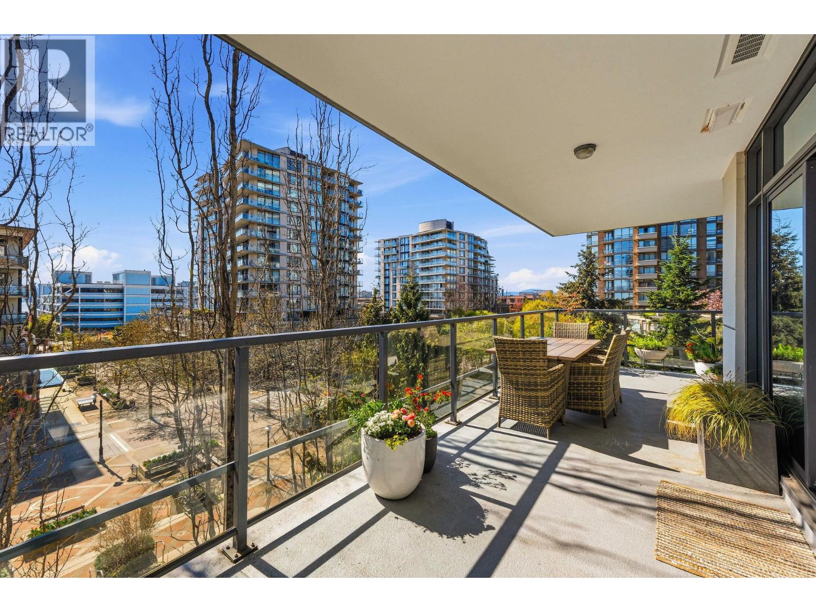 208 135 W 2ND STREET, North Vancouver
