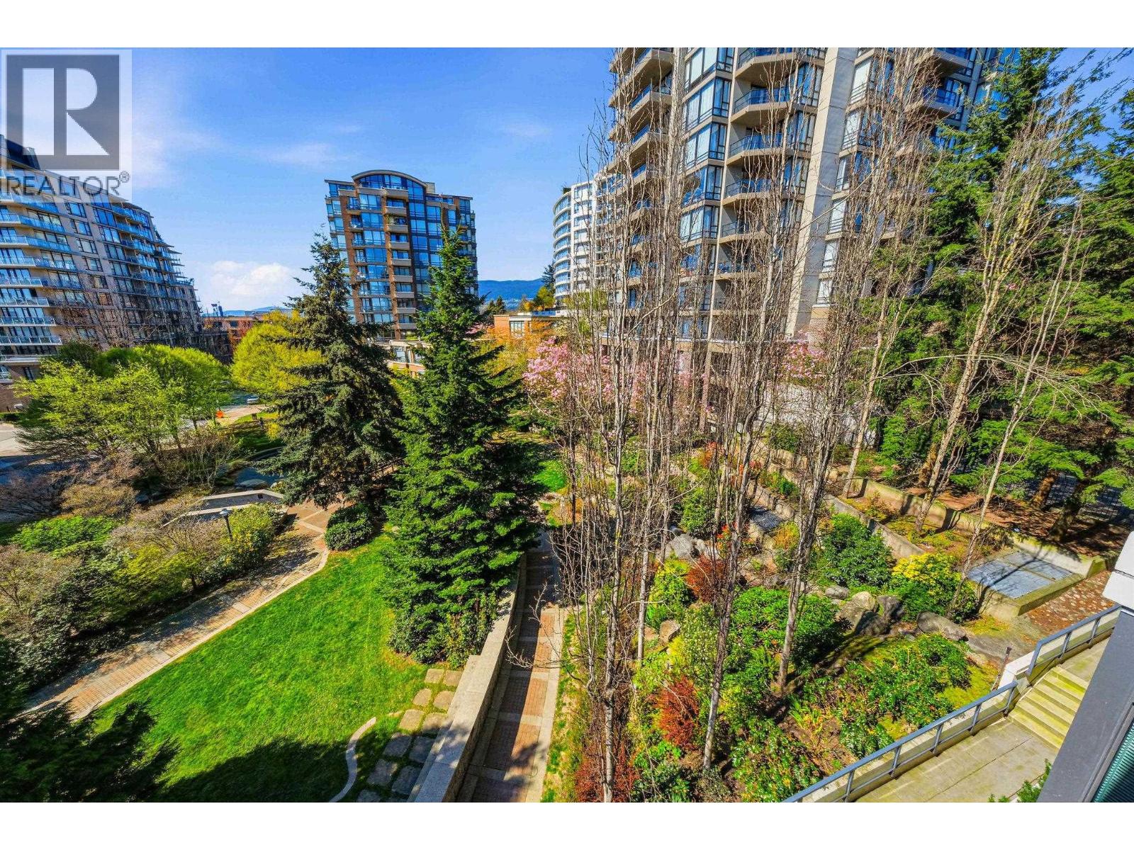 208 135 W 2ND STREET, North Vancouver