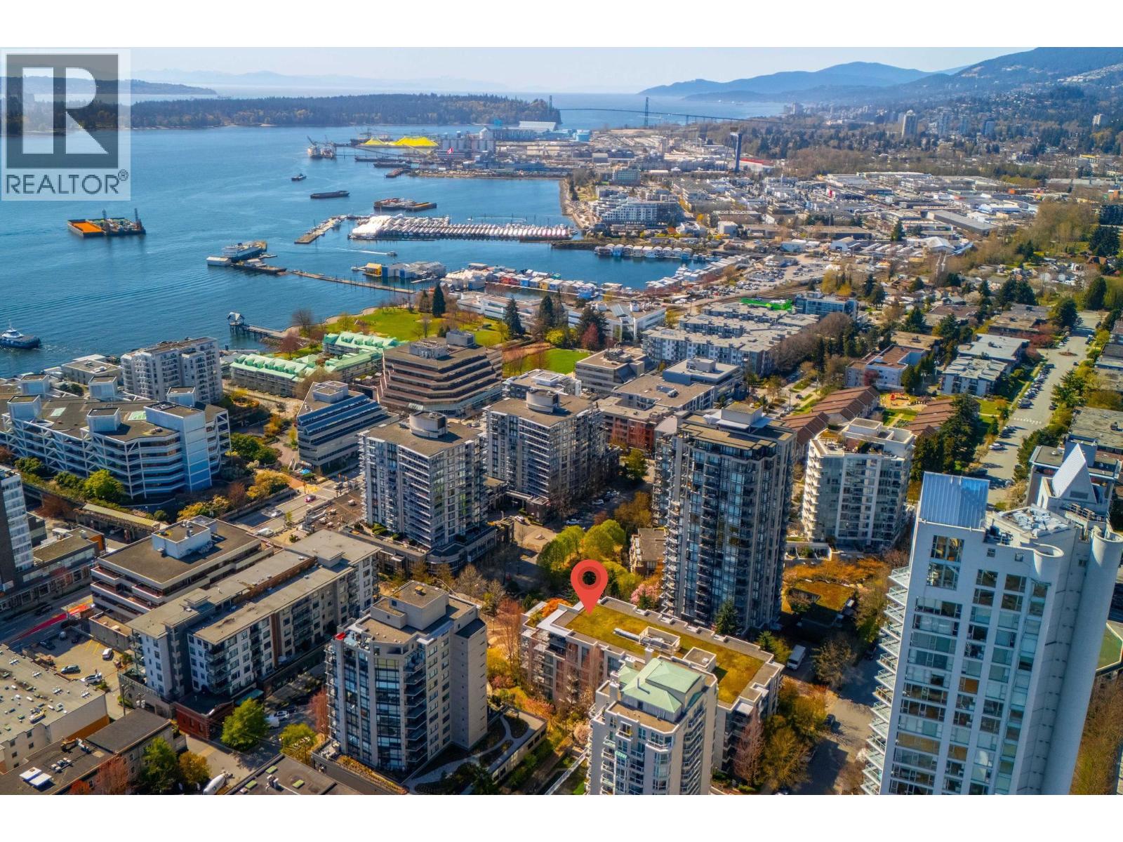 208 135 W 2ND STREET, North Vancouver
