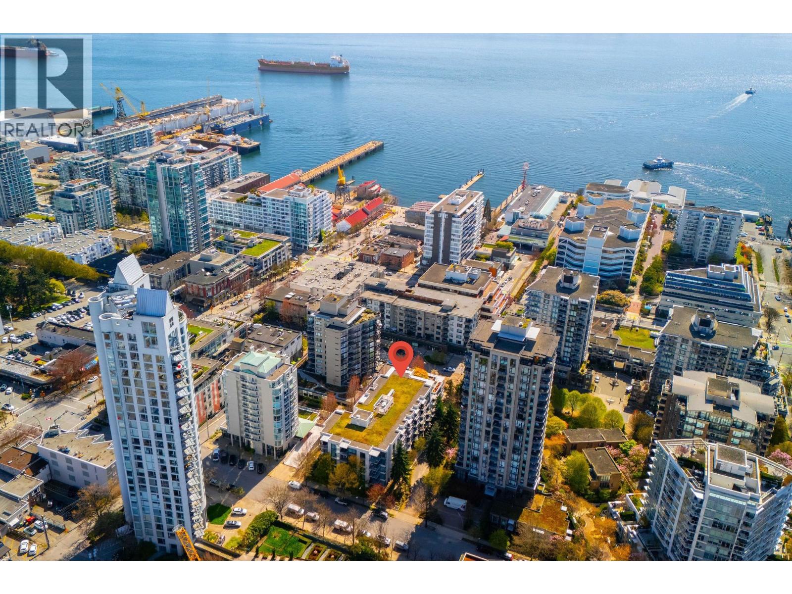208 135 W 2ND STREET, North Vancouver