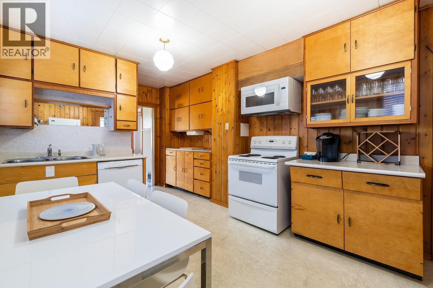 498 E 5TH AVENUE, Vancouver