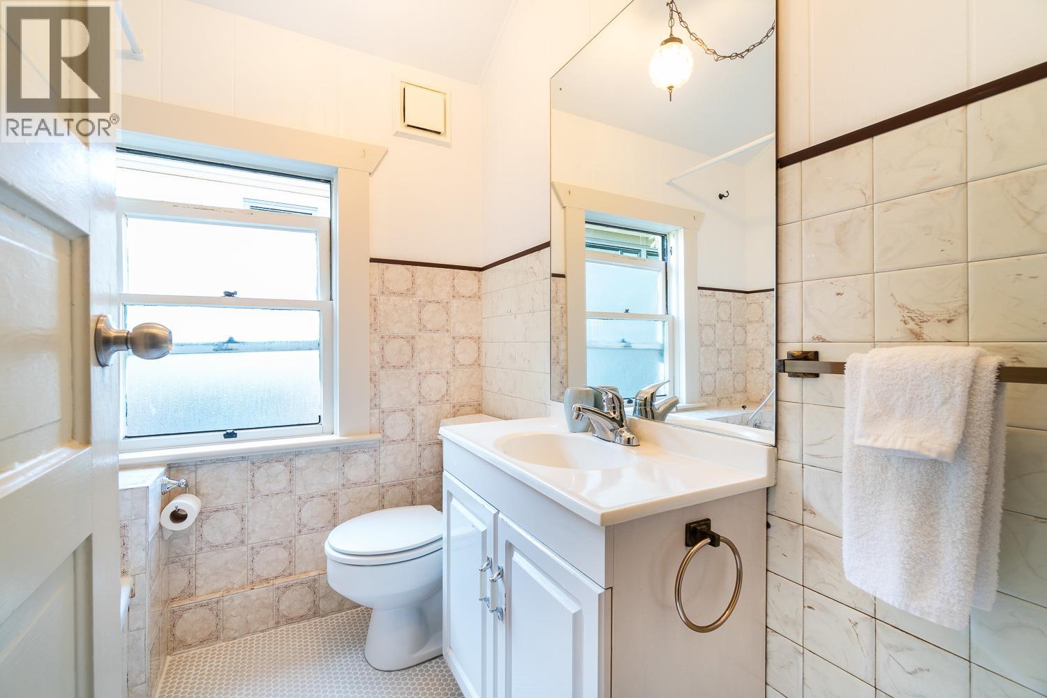 498 E 5TH AVENUE, Vancouver