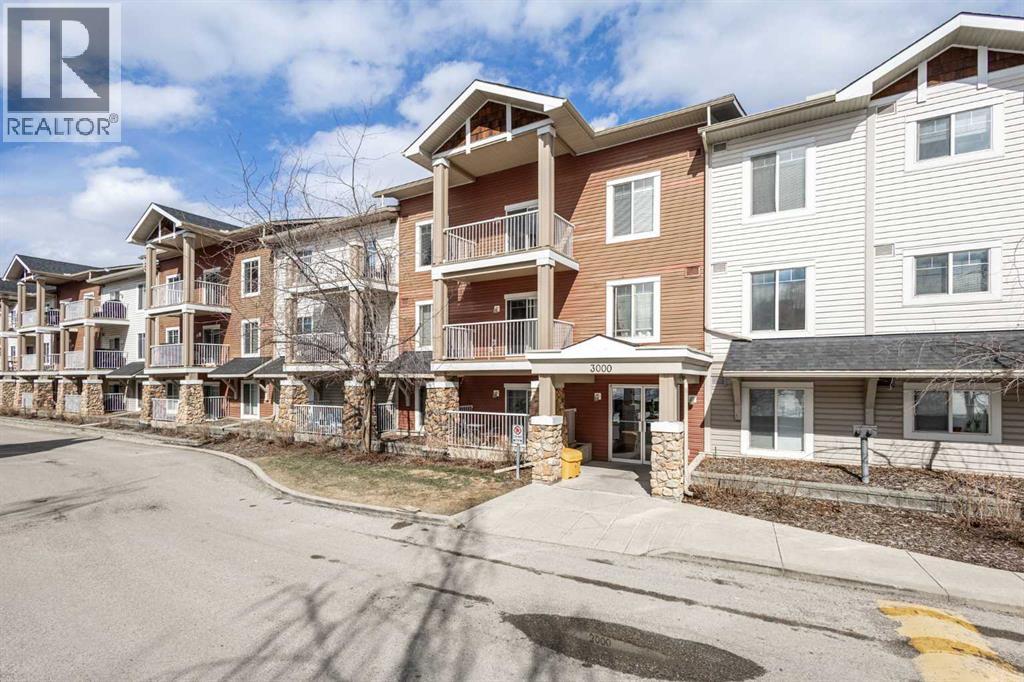 3115, 70 Panamount Drive NW, Calgary, Alberta