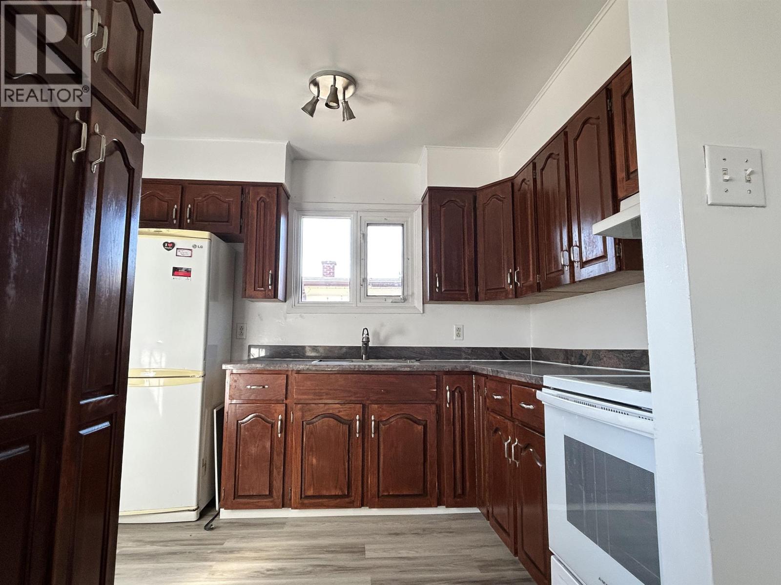 1016 IRWIN STREET - 7