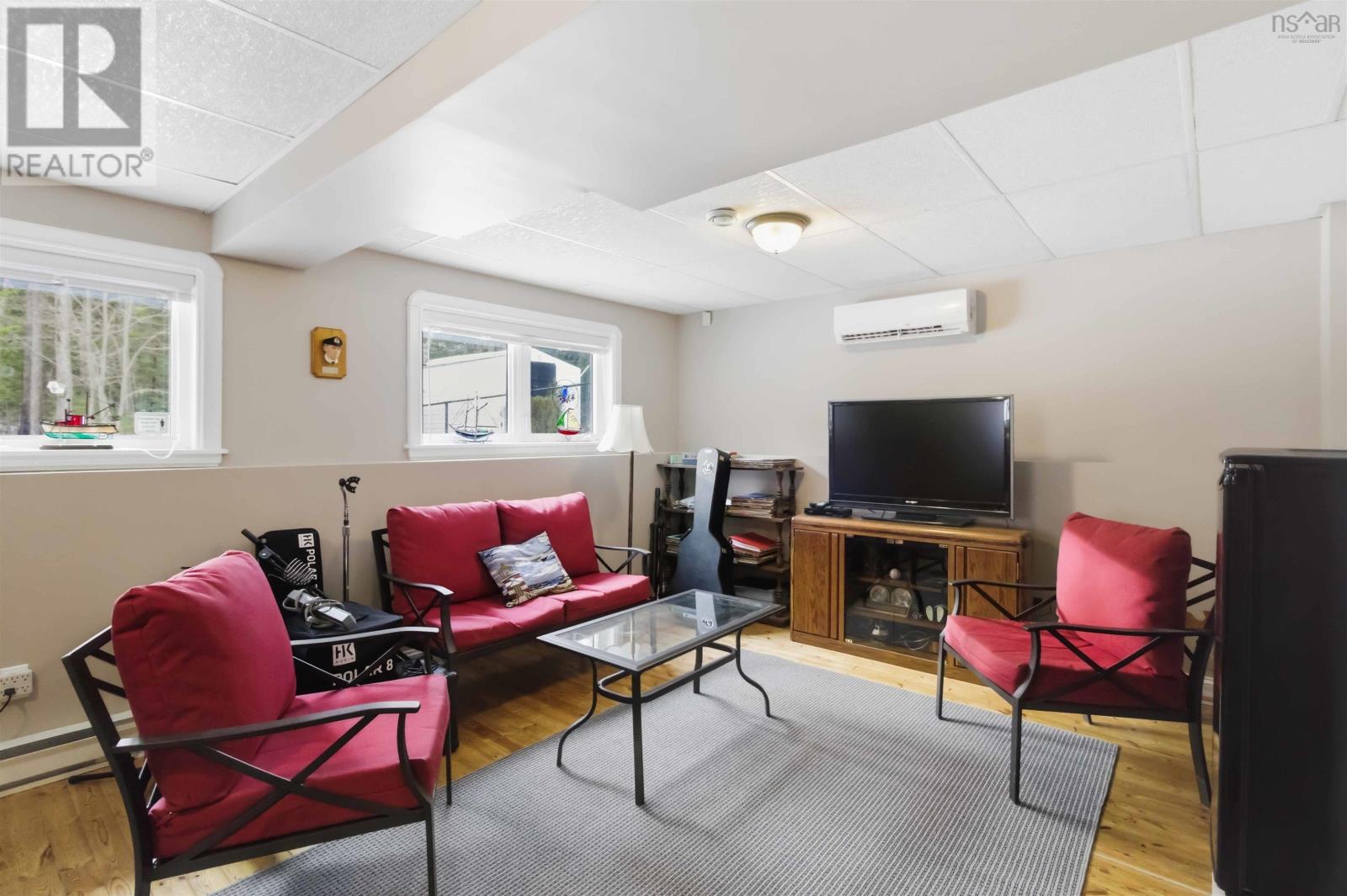 Property 36 of 51 of 98 Portland Estates Blvd West Boulevard