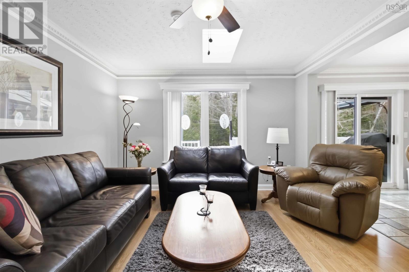 Property 21 of 51 of 98 Portland Estates Blvd West Boulevard