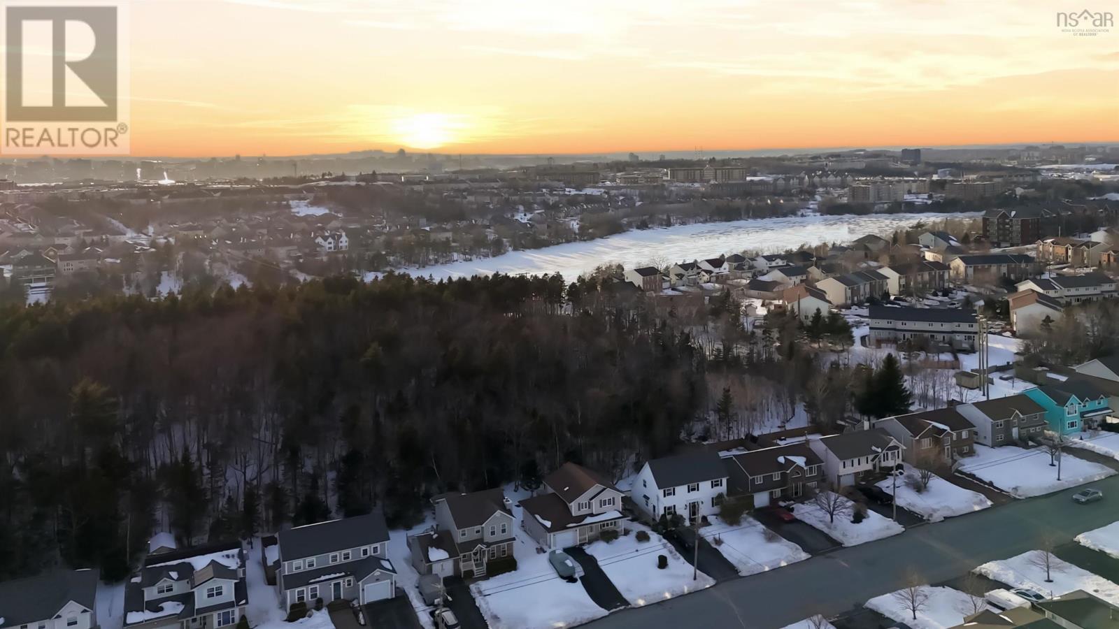 Property 48 of 51 of 98 Portland Estates Blvd West Boulevard