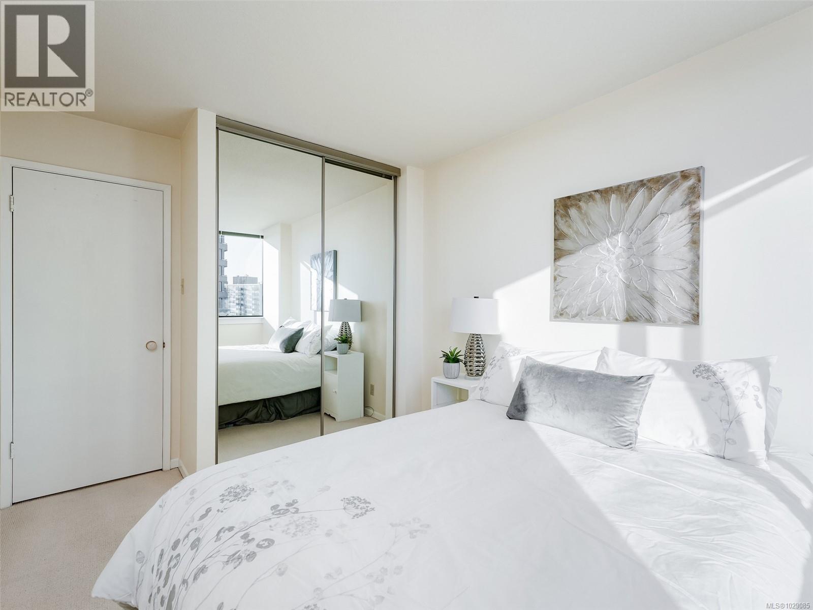 1010 647 Michigan Street, Victoria