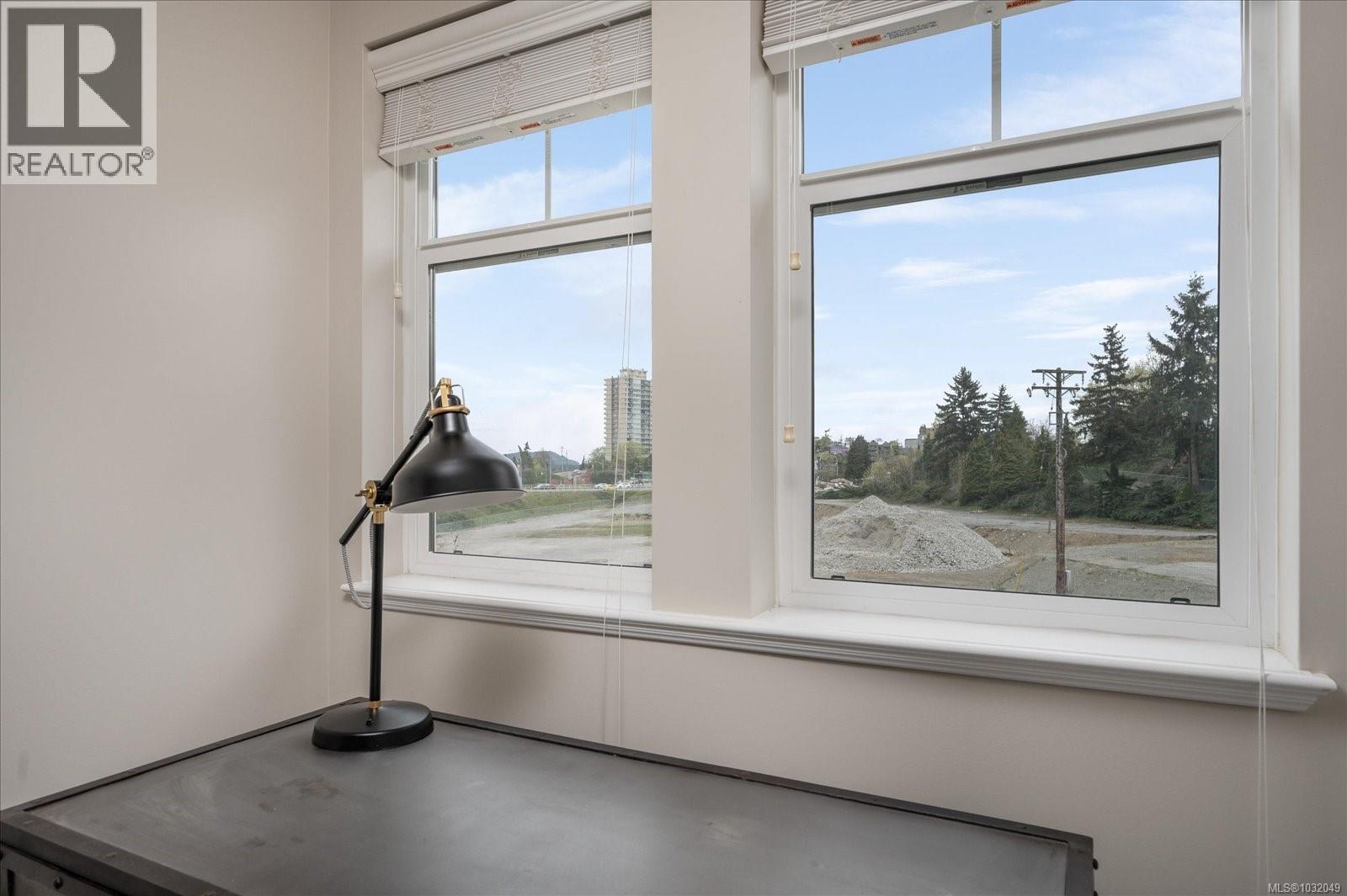 #101 50 MILL ST - 23