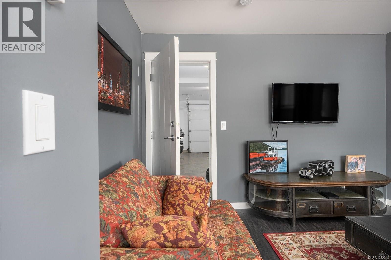 #101 50 MILL ST - 37