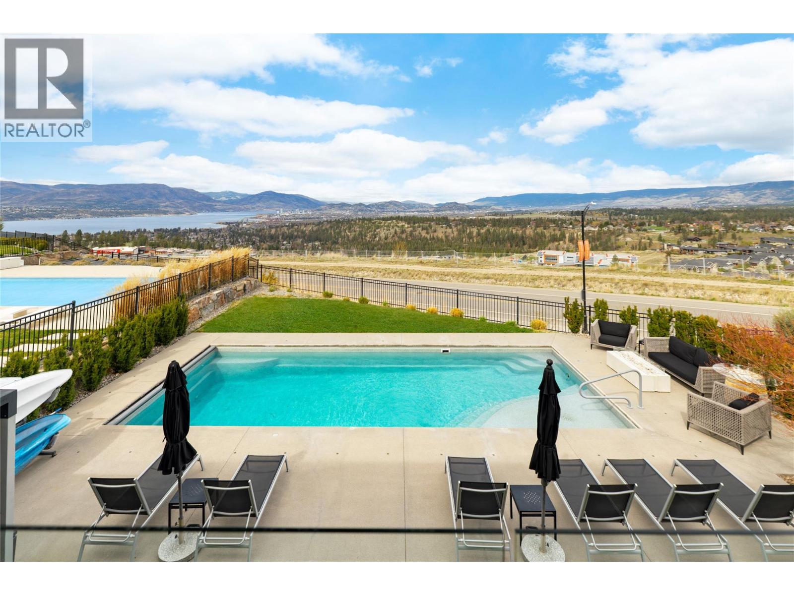 1130 Ledgeview Court, Kelowna