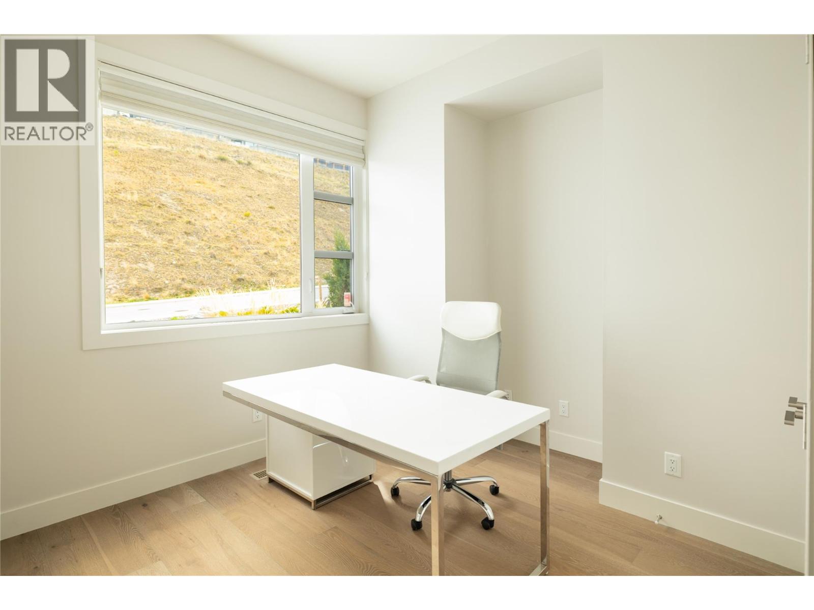 1130 Ledgeview Court, Kelowna