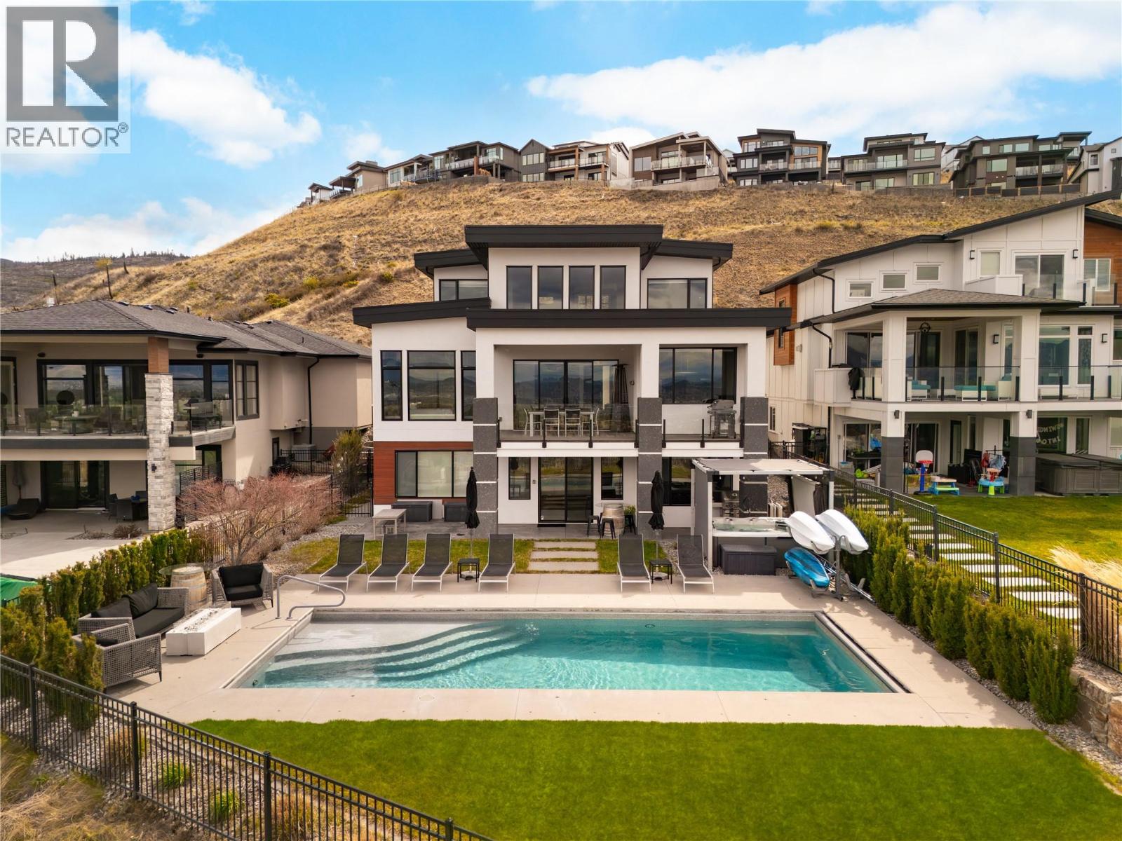 1130 Ledgeview Court, Kelowna