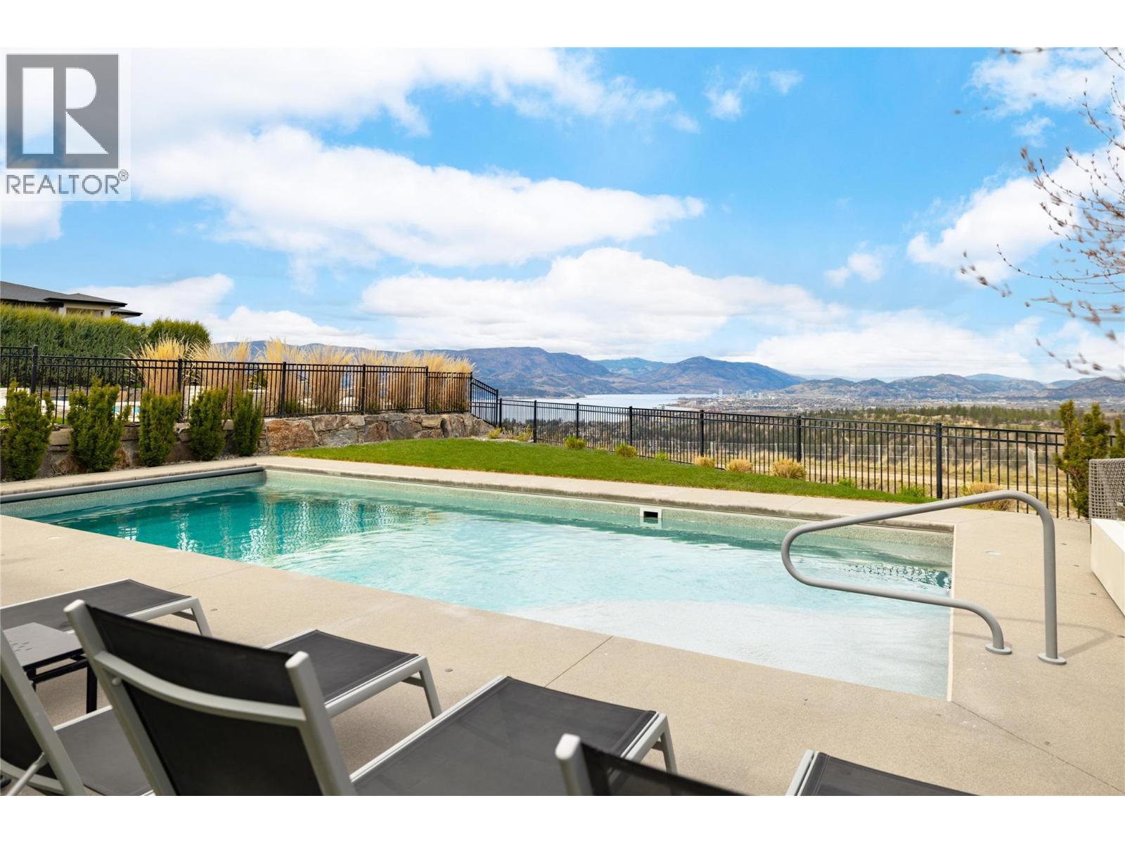 1130 Ledgeview Court, Kelowna