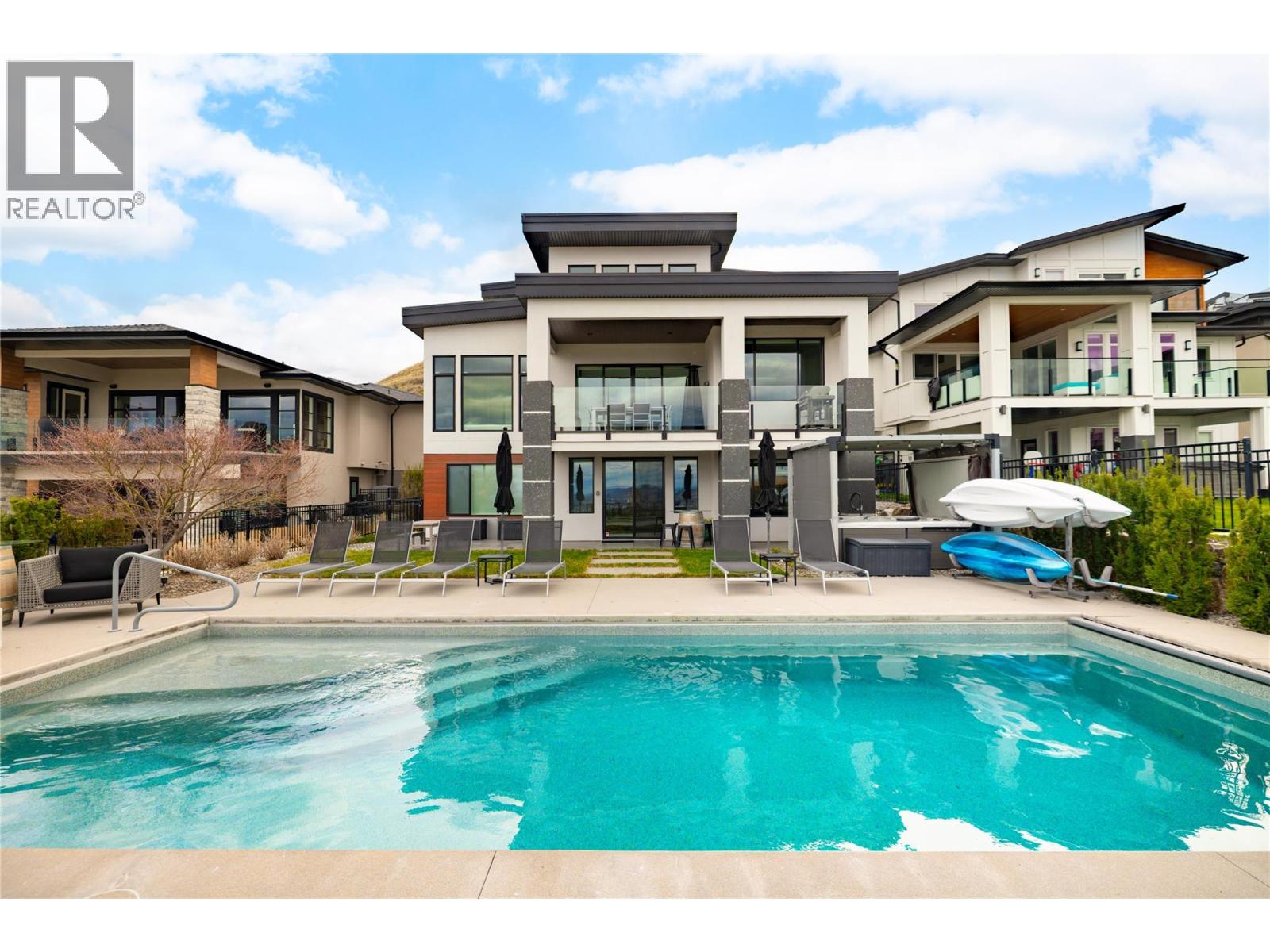 1130 Ledgeview Court, Kelowna